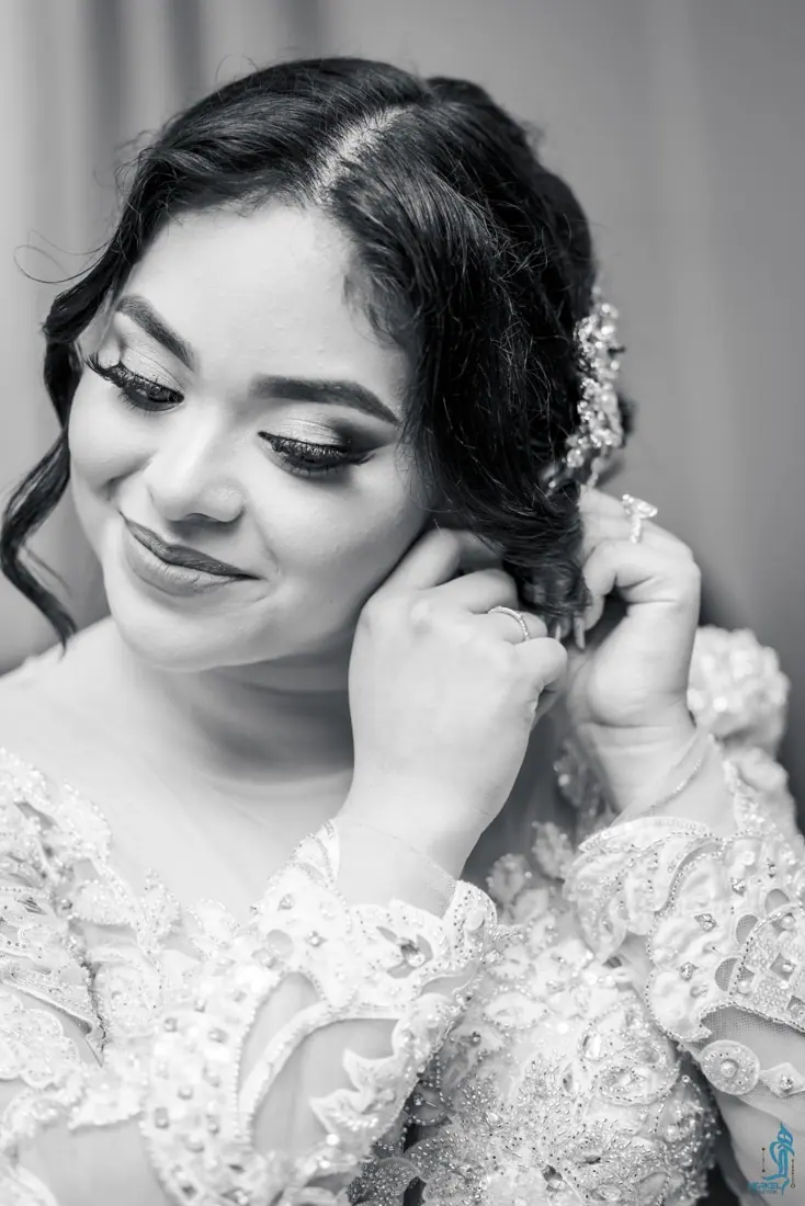getting ready at home — Herkel Production, Michigan wedding photography
